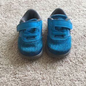 Blue toddler nike sneakers